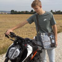Sunsa Umhängetasche aus recycelter Jeans und schwarzem Canvas. Nachhaltige Damen Crossbody Bag