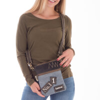 Sunsa kleine Umhängetasche aus recycelter Jeans und schwarzem Canvas.