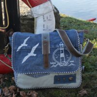 Sunsa Messenger Tasche aus recycelter Jeans & Canvas. Nachhaltige Umhängetasche mit Maritim-Motiv
