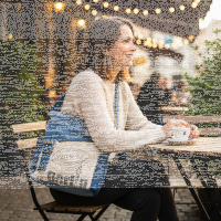 Sunsa Umhängetasche. Crossover Tasche aus Jeansstoff, Canvas & Leder. Große Schultertasche mit Berlin Design