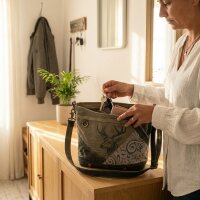 Domelo Trachtentasche. Große Canvas Umhängetasche mit Hirschmotiv